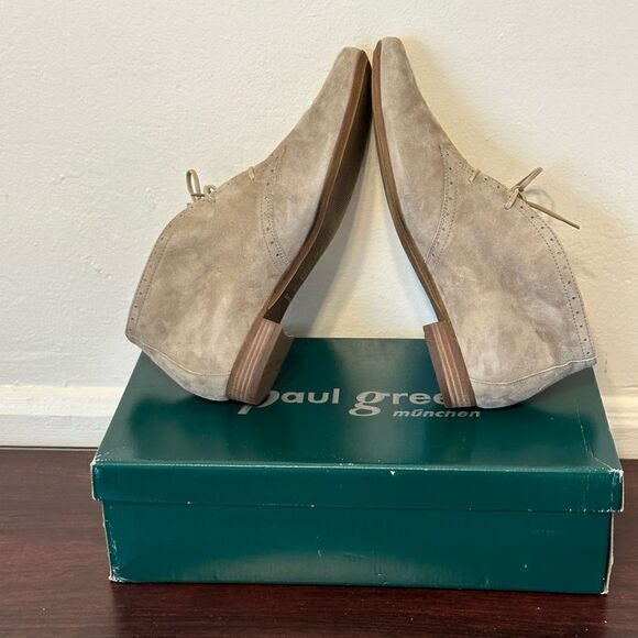 Paul Green EUC Handmade  7,5 US/5 UK/ 38Europe  Suede chukka  Boots Lace up - Picture 3 of 16